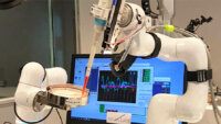 大成建設とソフトバンク、5Gとロボットアームを活用した細胞培養作業の遠隔操作に成功