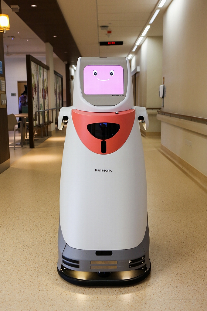 パナソニックの自律搬送ロボット「HOSPI®」がシンガポールのチャンギ総合病院で稼働