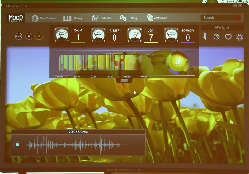 声をコンピュータが解析し、自分の気分の状態がわかる。スマートメディカル 取締役 下地さんインタビュー