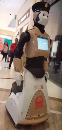 ドバイ市、警察ロボットを導入