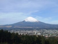 KDDI、富士登山をサポートするIoTを活用した実証実験