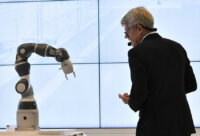 ABBの人と協働するロボットYuMiファミリー、新たにシングルアーム型を発表  －国際ロボット展2017レポート1