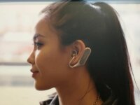 SONY Xperia Ear Duoに見る、「ヒアラブル」を事業に取り込む流れ[Premium]