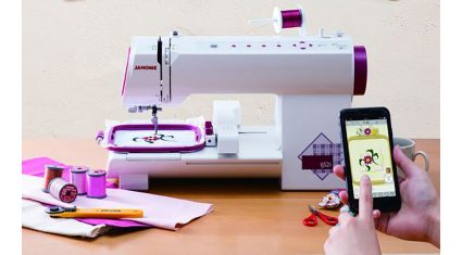 蛇の目ミシン工業、スマホとつながる小型刺しゅう専用ミシンを発売