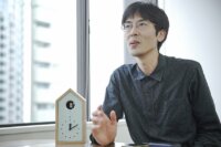 おもちゃクリエイター 高橋 晋平氏が人生を賭ける鳩時計『OQTA HATO（オクタ ハト）』があたたかい