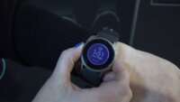 血圧測定可能なスマートウォッチが登場、オムロンが「HeartGuide」を発売