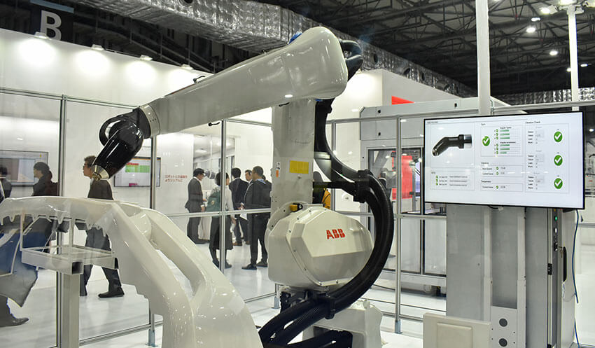 ABBが描く、デジタルツイン技術を使った「未来の工場」 ―2019国際ロボット展レポート4