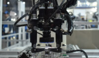 「指先」の感覚で部品のズレを調整する、オムロンのロボット技術　―2019国際ロボット展レポート５