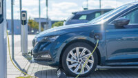 モーション・プラゴ・大和自動車交通、複数EVタクシーの充電運用最適化に関する実証実験を日産自動車と開始