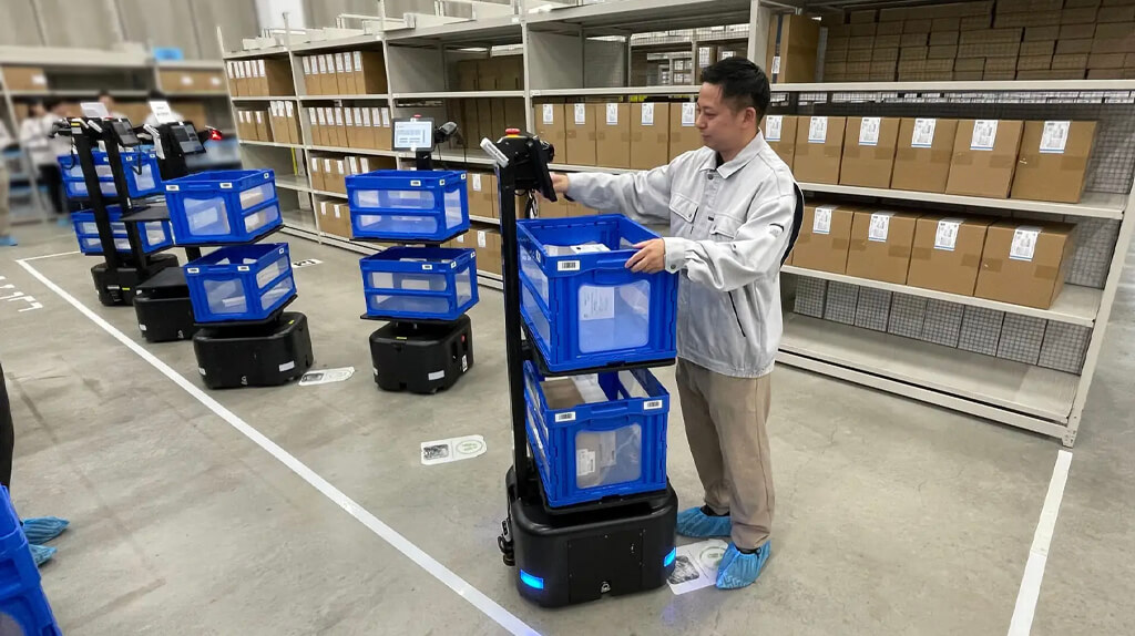 日本通運、ラピュタロボティクスの協働型ピッキングアシストロボットを導入し生産性が約2.5倍向上