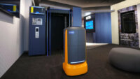 PUDUと日本オーチス、ビル配送ロボット「FlashBot」とエレベーターをクラウド連携する実証実験に成功