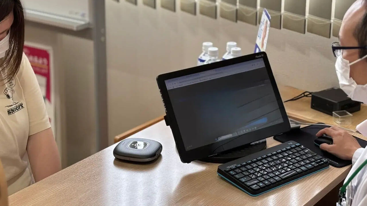 ふたば薬局がロジロジの生成AIで薬歴作成時間を45%削減、既存システムを活かし年間約35日分の余力を創出