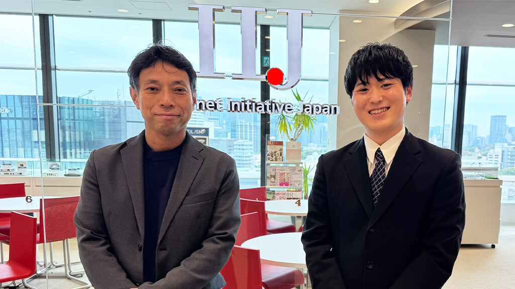 IIJのIoTビジネス事業部 営業部 副部長 兼 プロダクト企画課　課長　三宅 伸明氏と、IoTビジネス事業部 営業部 プロダクト企画課　松永 洸生氏