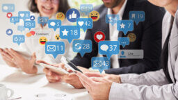 SNS運用をAIで内製化するには？カスタムAIとノーコードツールで効率化する方法を解説