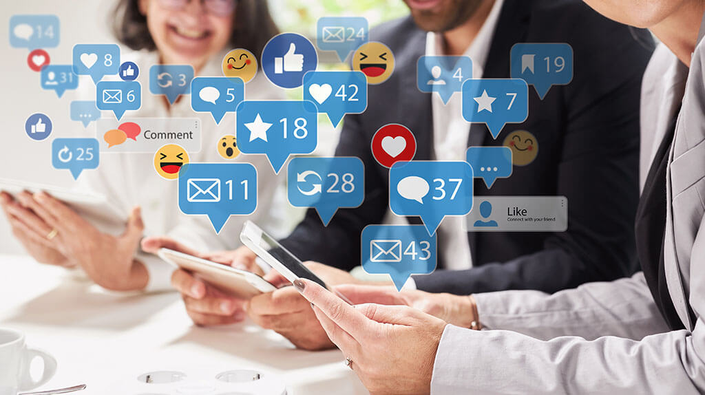 SNS運用をAIで内製化するには？カスタムAIとノーコードツールで効率化する方法を解説