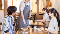 飲食店運営にAIをどう活用する？「在庫・ロス管理」「売上機会の損失」に対するAIシステムを提案