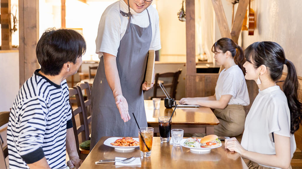 飲食店運営にAIをどう活用する？「在庫・ロス管理」「売上機会の損失」に対するAIシステムを提案