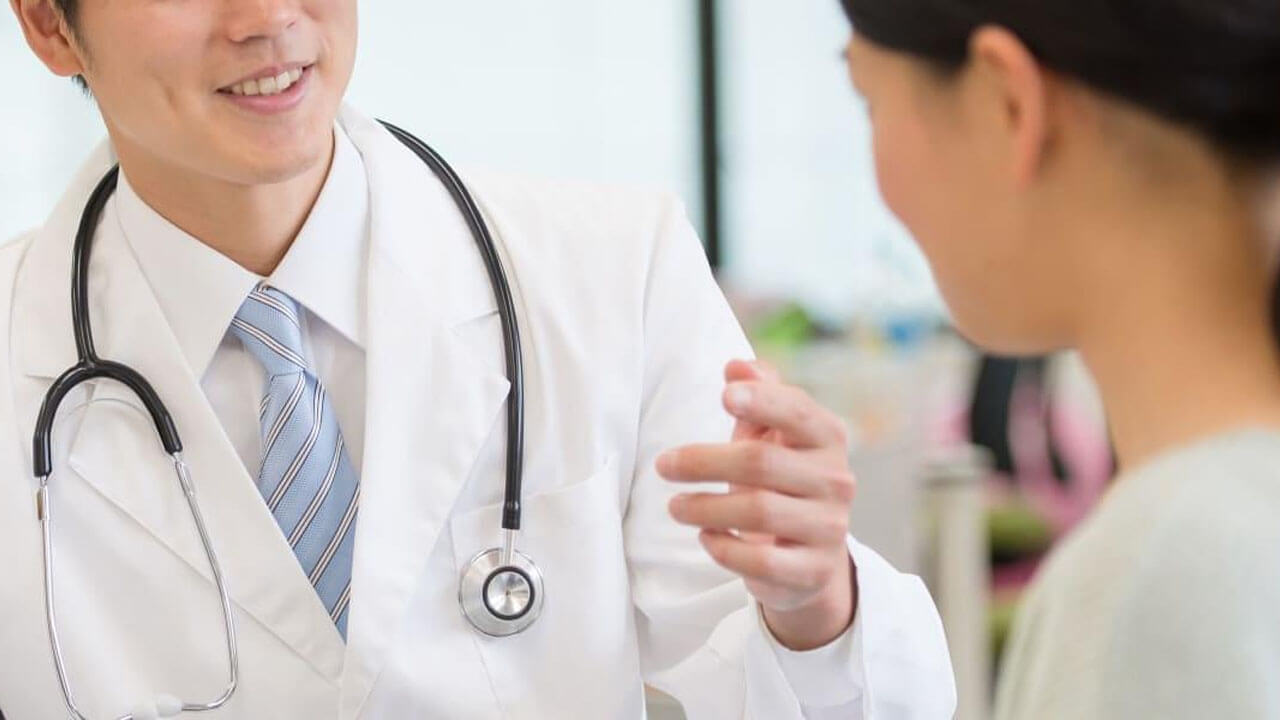 オプティム、病院向け生成AIに1クリック要約や対話型「カルテAIアシスタント」を搭載