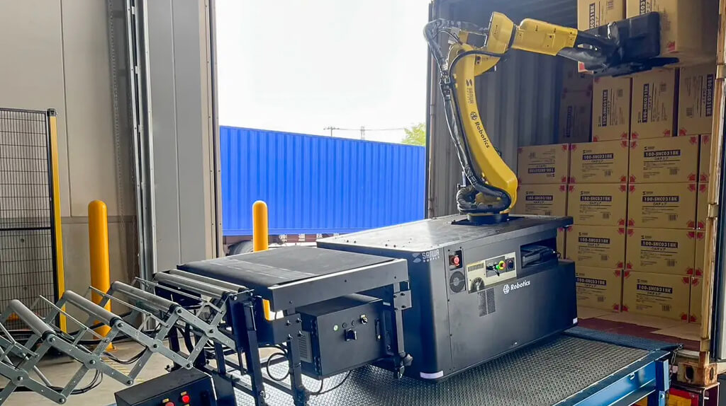 サンワサプライ・SGシステム・XYZ Robotics、日本の安全規格に準拠した混載対応荷下ろしロボットを共同導入