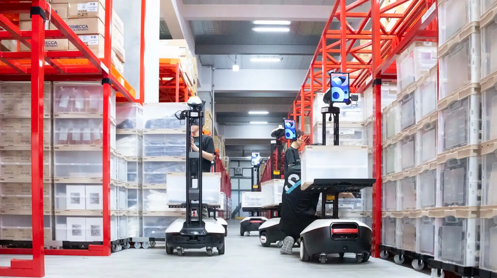 GMOメイクショップ、物流代行サービスに自律走行型ロボットを導入