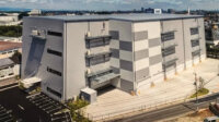 大日本印刷、IT機器運用の業務効率化を支援する「LCMセンター」を開設し1日5,000台のキッティングに対応