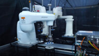 デンソー、複数台ロボットの高速同時作業を可能にする技術開発に成功