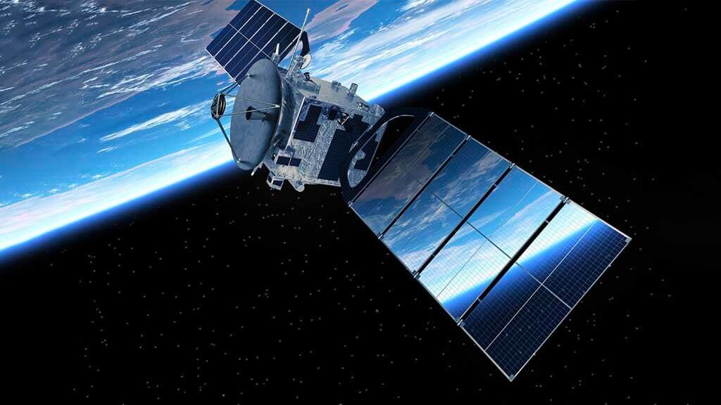 KDDI、地球全域をカバーする陸上向け衛星通信サービス「イリジウムCertusランド」を開始