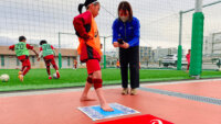 アシックス、子どものあしの成長を予測するデジタルサービス「ASICS STEPNOTE」を使ったモニターを開始