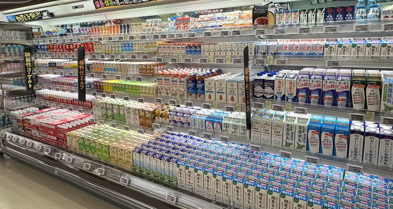 サミット、AI需要予測で日配品の納品リードタイムを2日へ延長 食品ロスと物流課題を削減